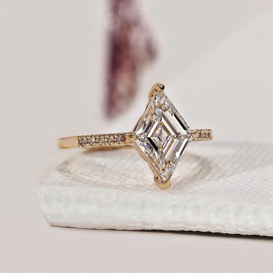 Lab Grown Diamond 2.50 CT Lozenge Cut Solitaire Engagement Ring | Promise Ring