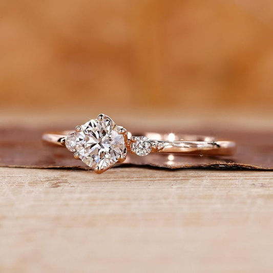 Lab Grown Diamond 0.80 CT Three Stone Round Cut Engagement Ring