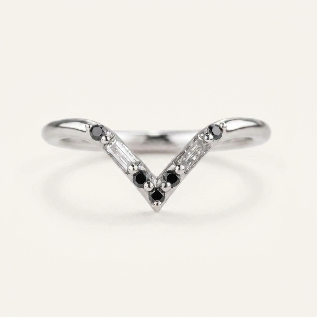 0.19 CT Baguette & Round Cut Salt and Pepper Diamond Ring