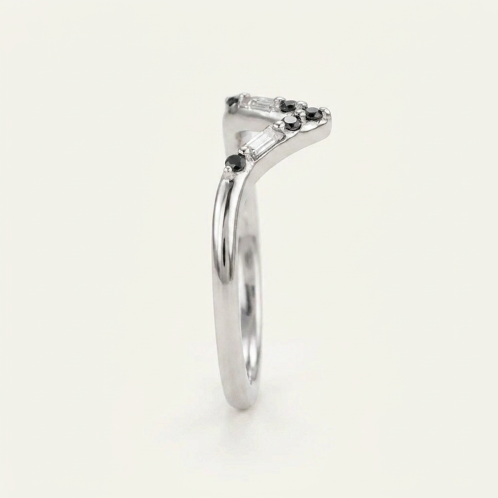 0.19 CT Baguette & Round Cut Salt and Pepper Diamond Ring