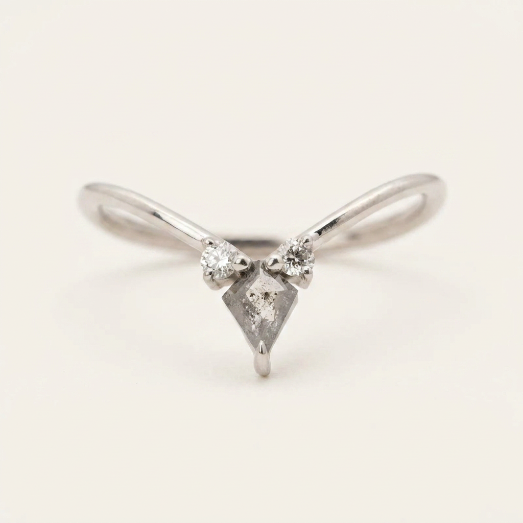 0.20 CT Kite & Round Cut Salt and Pepper Diamond Ring