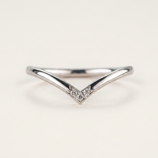 Moissanite 0.06 CT Round Cut Diamond Ring