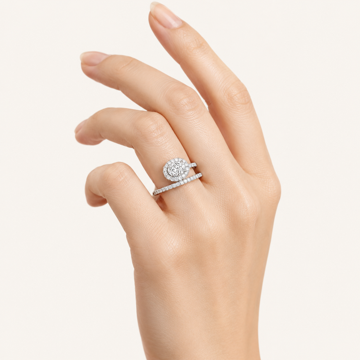 Lab Grown Diamond 1.00 CT Oval Cut Halo Ring