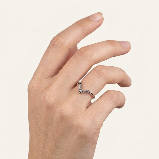0.19 CT Baguette & Round Cut Salt and Pepper Diamond Ring