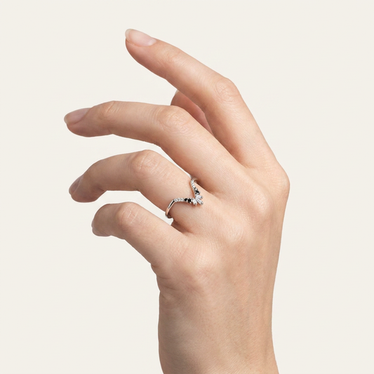 Moissanite 0.20 CT Baguette & Round Cut Diamond Ring (V-Brutalist)
