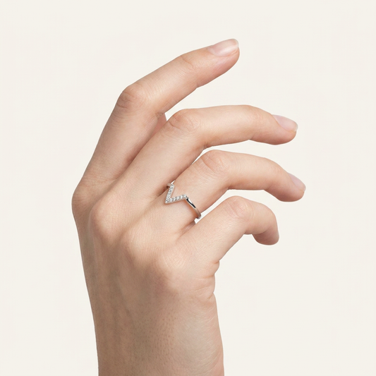 Moissanite 0.11 CT Round Cut Diamond Ring