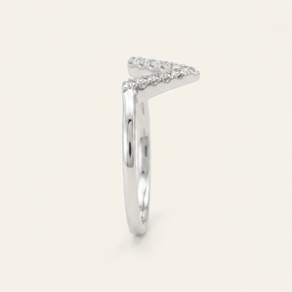 Moissanite 0.11 CT Round Cut Diamond Ring