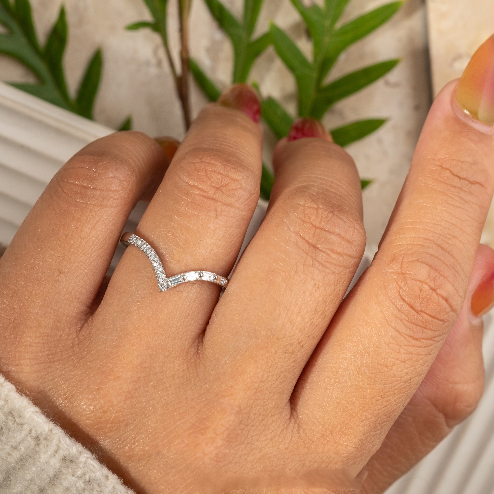 Moissanite 0.25CT Round &amp; Baguette Diamond Art Deco Valentine Gift Band