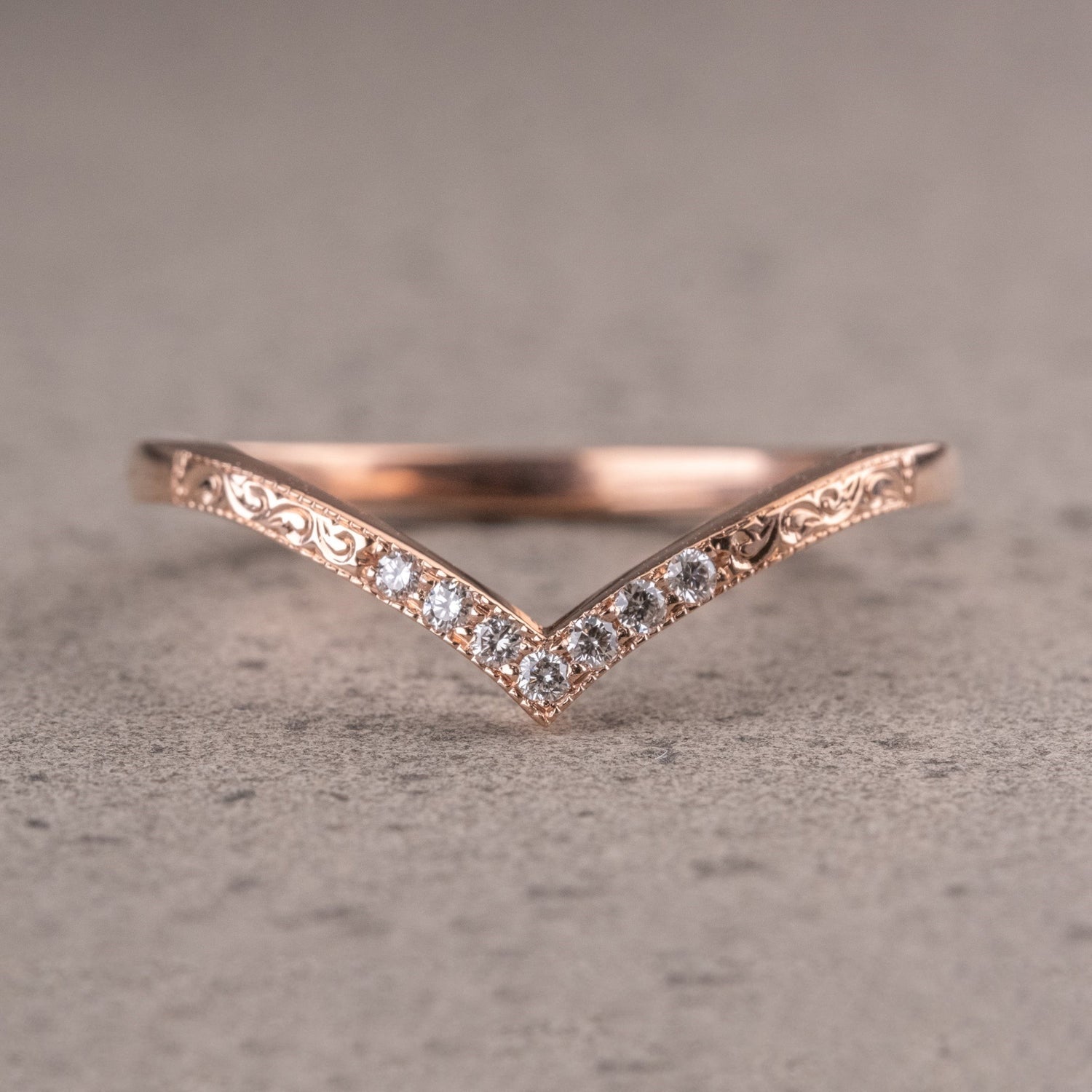 Moissanite 0.14CT ronde diamant brutalist jubileumband