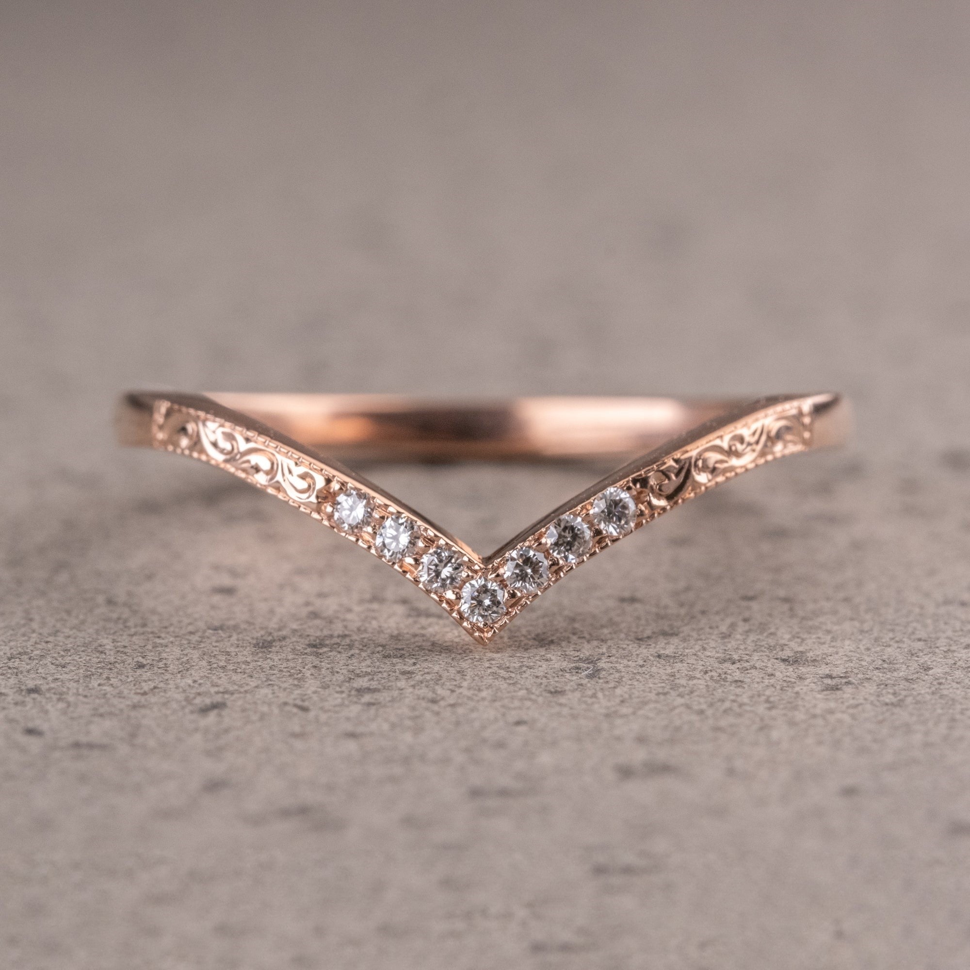 Moissanite 0.14CT ronde diamant brutalist jubileumband