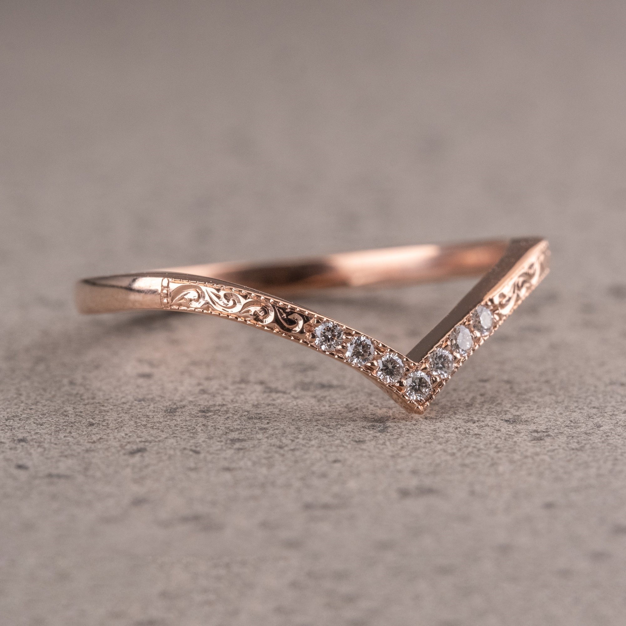 Moissanite 0.14CT ronde diamant brutalist jubileumband