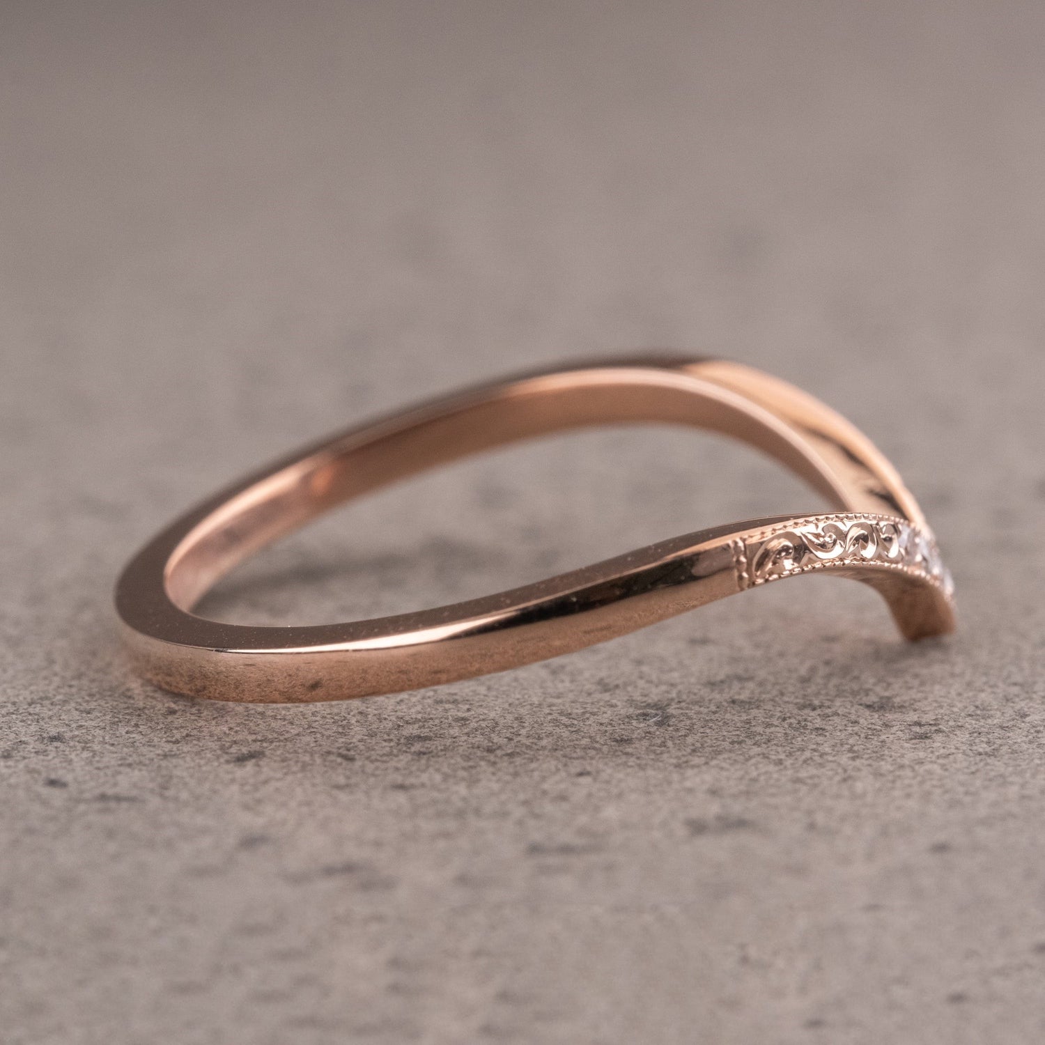 Moissanite 0.14CT ronde diamant brutalist jubileumband