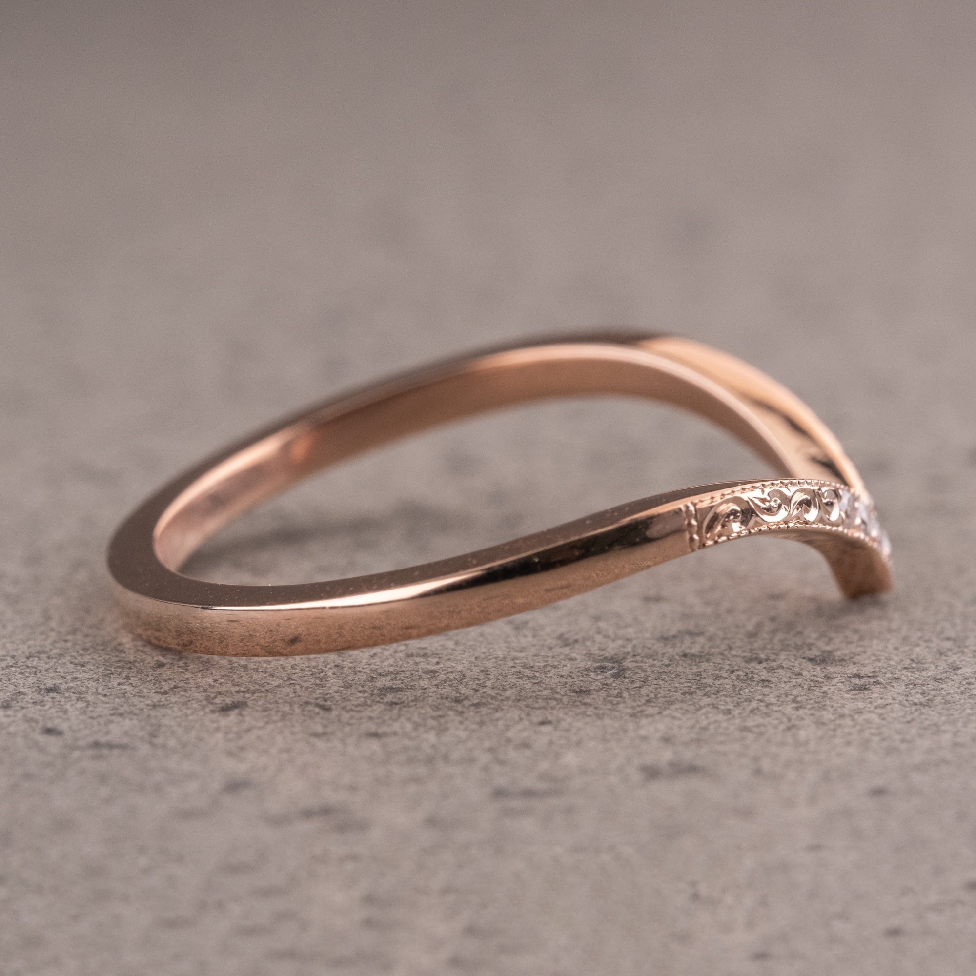 Moissanite 0.14CT ronde diamant brutalist jubileumband