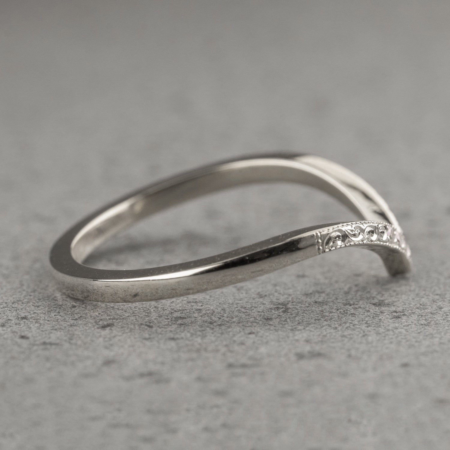 Moissanite 0.14CT ronde diamant brutalist jubileumband