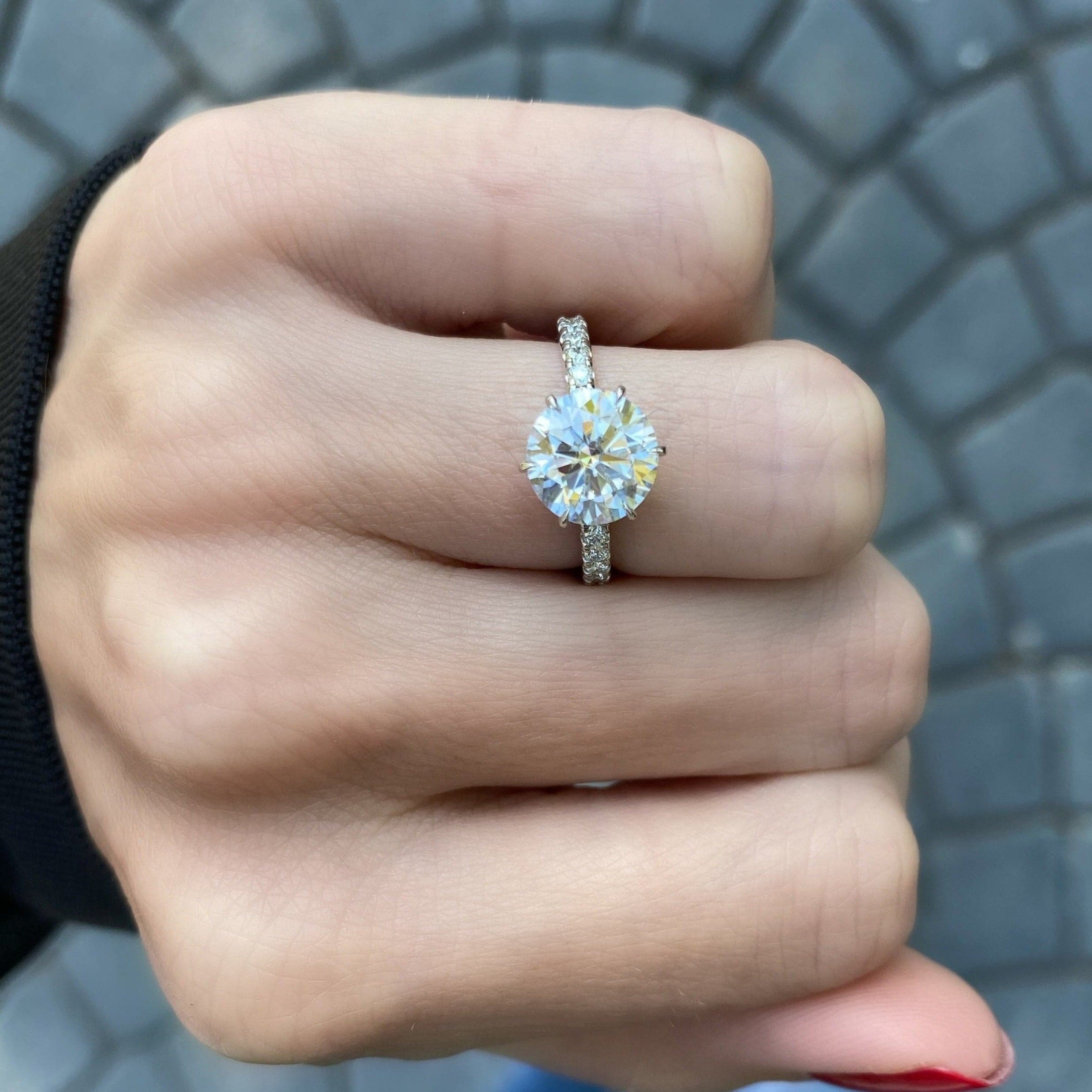 Moissanite 2.20CT Round Diamond Art Deco Unique Engagement Ring