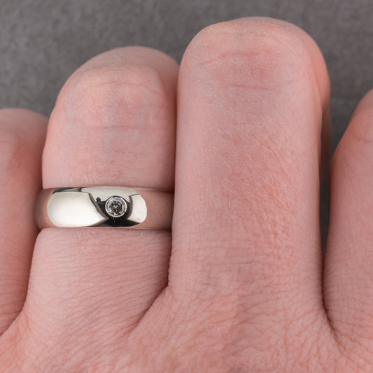 Natural Salt and Paper 0.10CT Round Diamond Avant Garde Valentine Gift Band