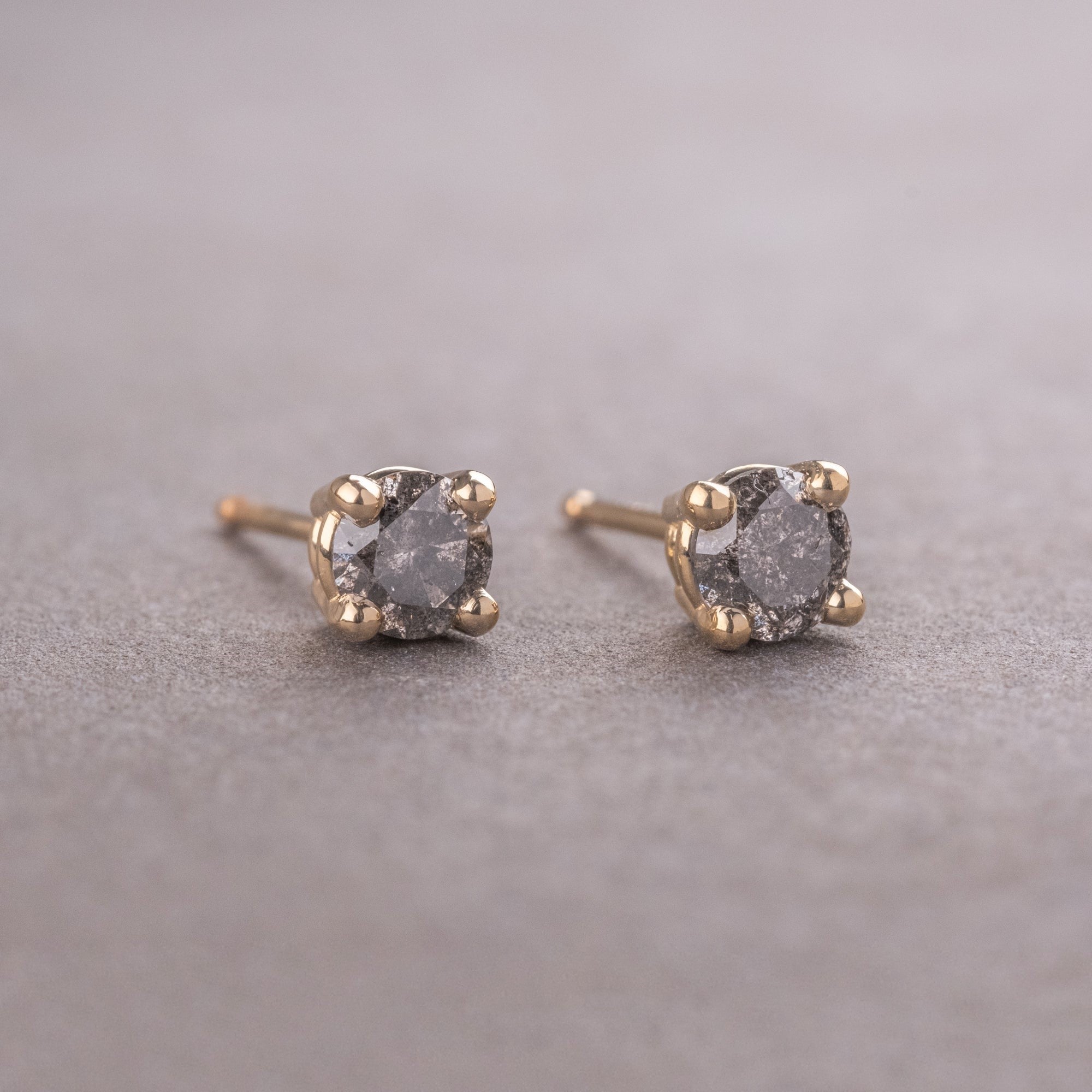 Natural Salt And Pepper 0.80CT Round Diamond Stud Earring