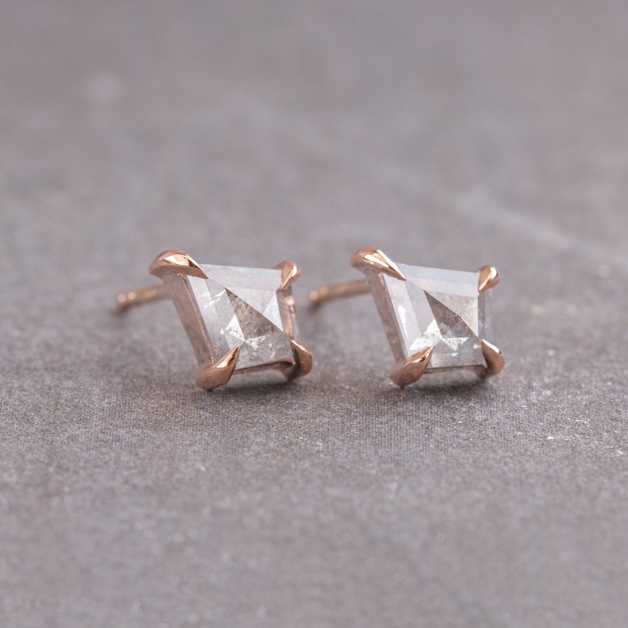 Natural Salt And Pepper 0.31CT Kite Diamond Stud Earring