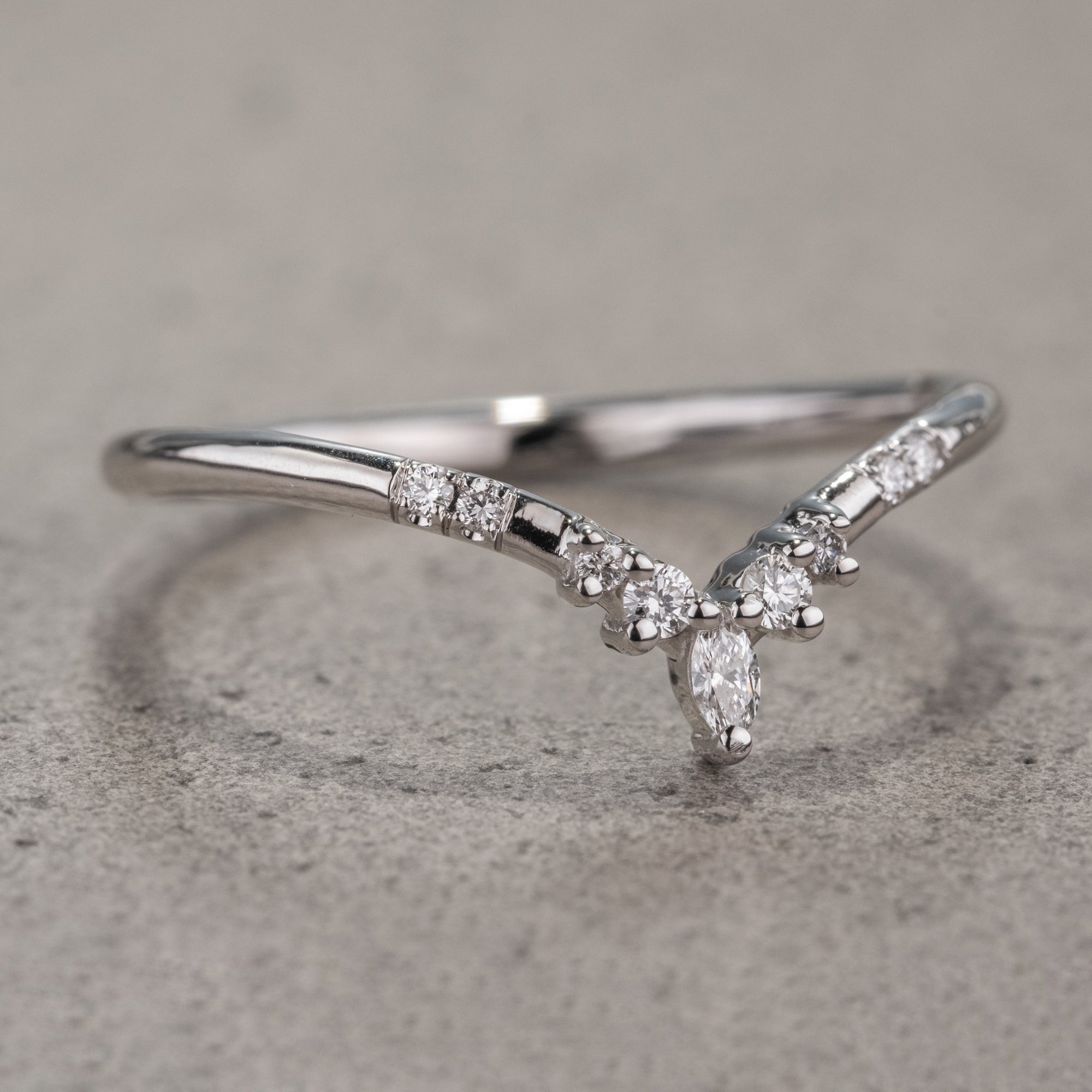 Natuurlijke zout- en peperring met ronde diamanten van 1,29 karaat, boho en hippie