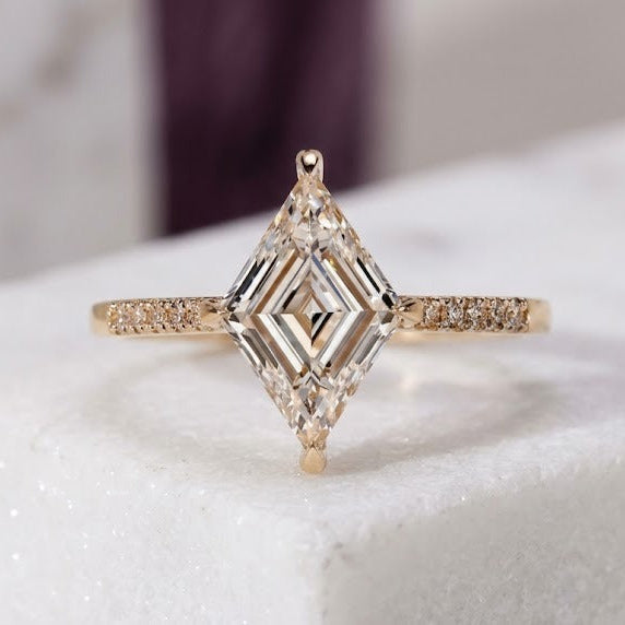 Lab Grown Diamond 2.50 CT Lozenge Cut Solitaire Engagement Ring | Promise Ring