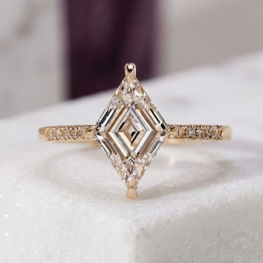 Lab Grown Diamond 2.50 CT Lozenge Cut Solitaire Engagement Ring | Promise Ring