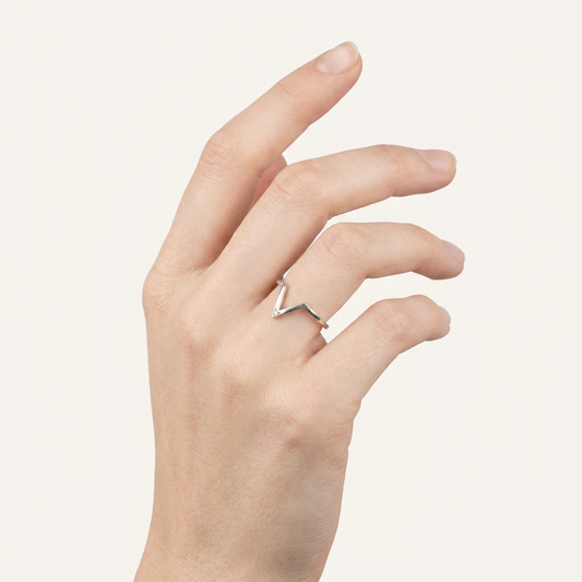 Moissanite 0.03 CT Round Cut Diamond Ring