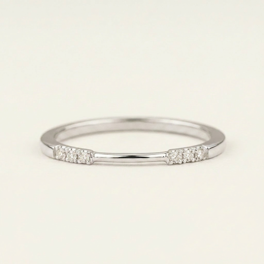 Moissanite 0.12 CT Round Cut Diamond Ring (V-Avantgarde)