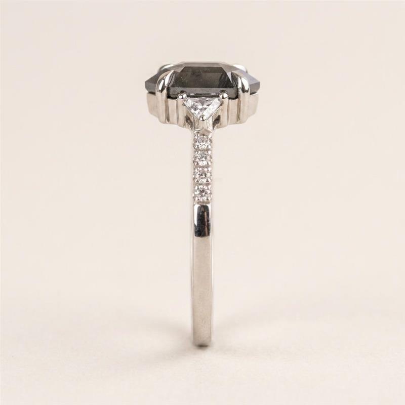 1.70 CT Hexagon & Round Cut Salt and Pepper Diamond Three Stone Ring (V1)