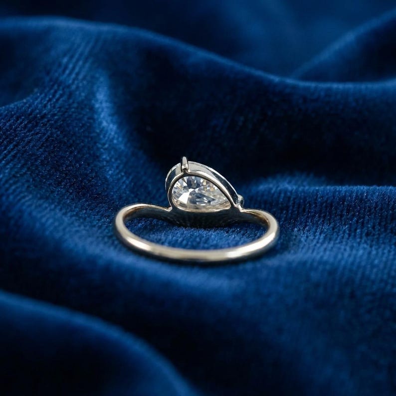 Lab Grown Diamond 3.00 CT Pear Cut Solitaire Engagement | Promise Ring